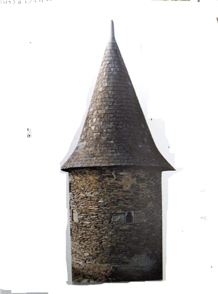 Château de la GARRELAYE tour du chateau de la garlais